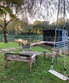 Ecolodge Charles Ashton Hébergement insolite sur l'eau